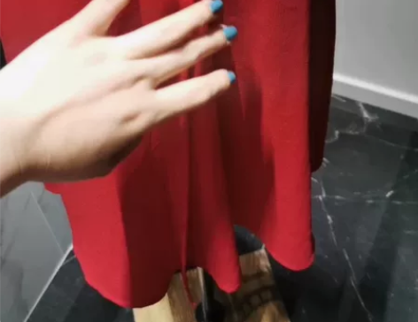 hm红色雪纺度假v领系带蝴蝶结连衣裙 垂感...