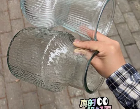 8.8元包邮  2个大花瓶 手工玻璃ins...
