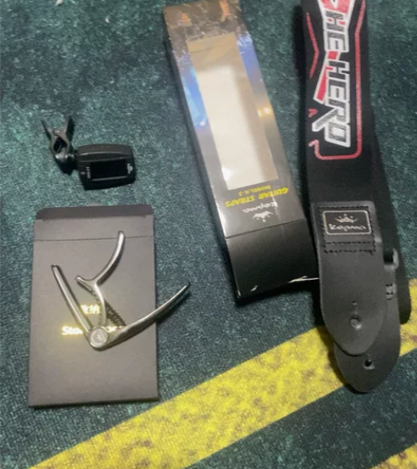 吉他背带，变调夹，调音器 感兴趣的话点“我...