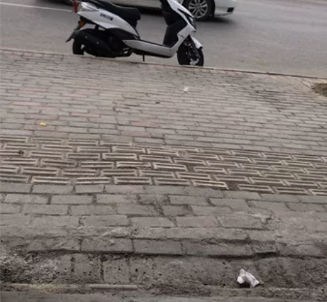 一台国产的望江铃木摩托车，去年买的只骑行了...