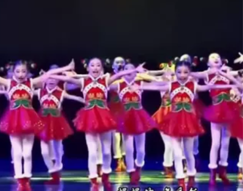 儿童小梦娃演出服红红的中国年舞蹈表演服喜庆...