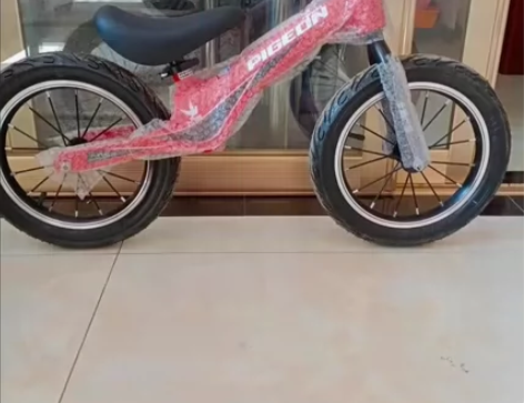 【店铺不做了】还剩几辆儿童飞鸽平衡车滑行车...