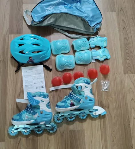 直排滑冰鞋，蓝色，刚买的几乎全新，防护都是...