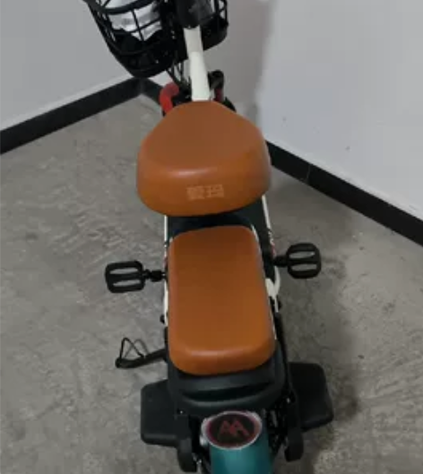 爱玛电动车刚买一年，闲置低价出 感兴趣的话...