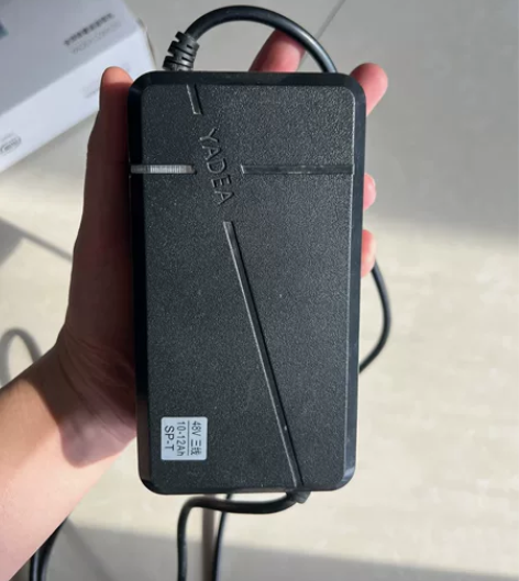 雅迪48v12ah 电动车充电器Y口（新国...