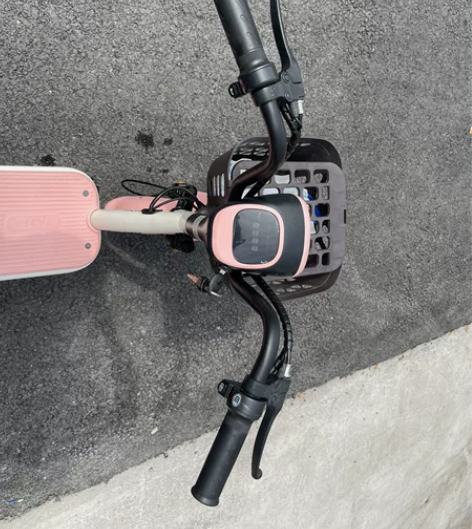 地22年7月上牌要过户，9成新雅迪电动车 淘淘plus高端单...