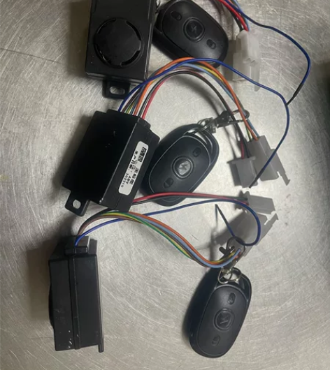 #骑行安全装备 电动车遥控钥匙。电动车语音...