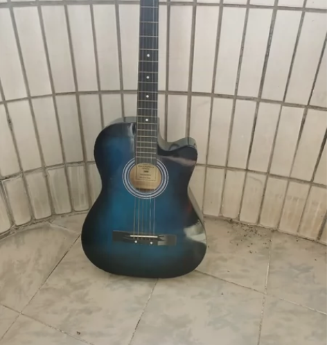 二手吉他急出！黑蓝色新手专用的，只出广州同...