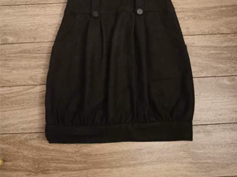 女士M码时尚百搭毛呢背心连衣裙。 实体店购...