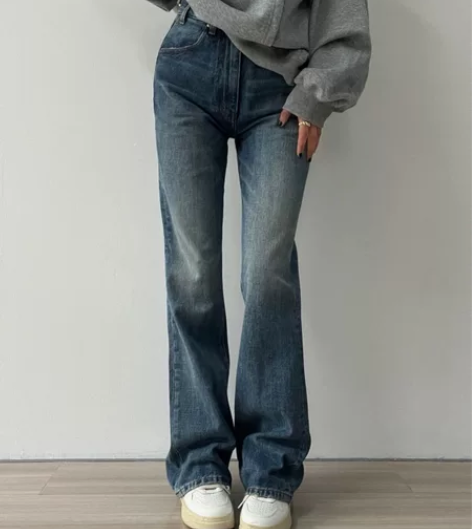 中腰修身喇叭裤，穿上很显身材，仅试穿，腰围...