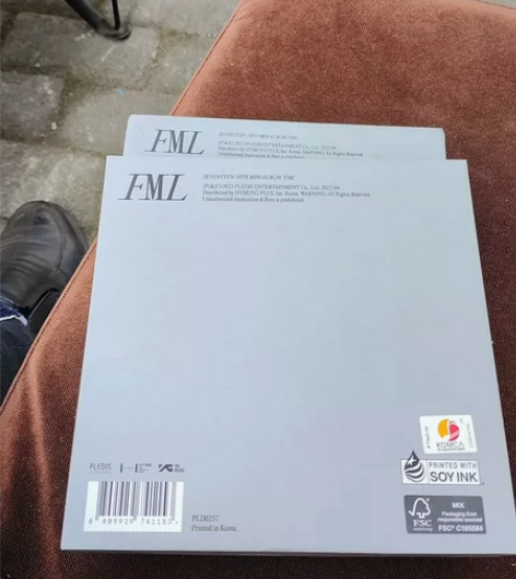 普通版唱片专辑盒。 感兴趣的话点“我想要”...