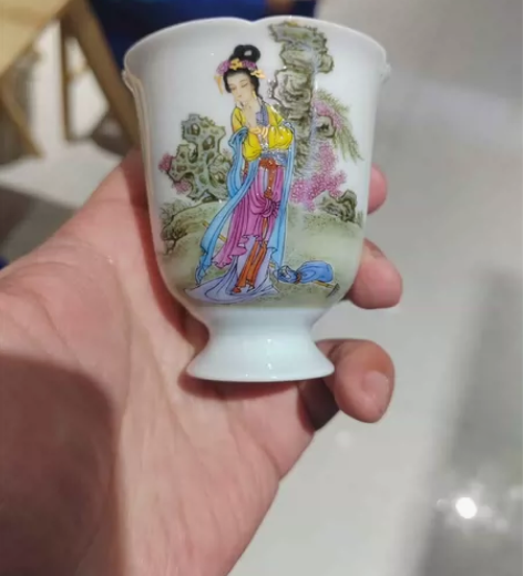 景德镇手绘陶瓷粉彩单杯（美女系列） 感兴趣...