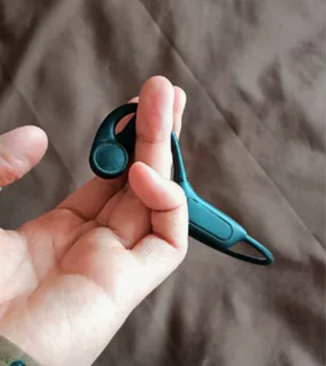 无线耳机 可以正常使用。淘宝买的，没有牌子...