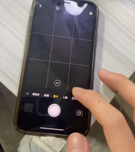 苹果x美版64G，原装瑕疵屏，相机正常，买...