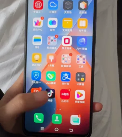 vivo  IQOOz5 我爸用的手机想给...