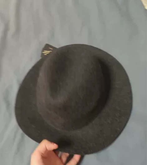 羊毛帽子，吊牌都没剪，自己带着不好看，兰诺...