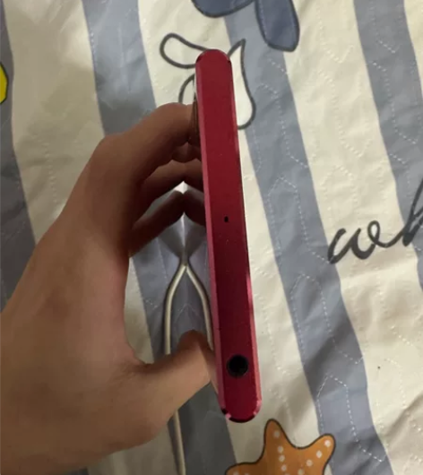 闲置索尼So-04J 4+64的 放着听歌...