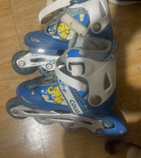 旱冰鞋溜冰鞋,成色一般功能正常。 感兴趣的...