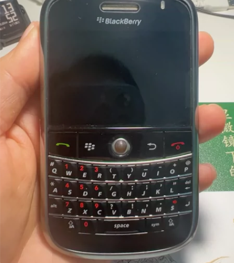 收藏成色黑莓 9000，真皮手感后盖，实物...