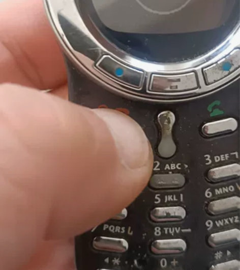 摩托罗拉手机v70.开机正常，没有充电器，...