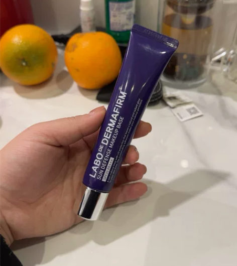 德妃紫苏隔离 隔离防晒一体 余量9成左右 ...