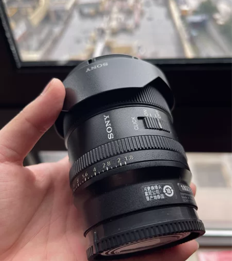 索尼20f1.8超广角镜头九成新,无任何磕...