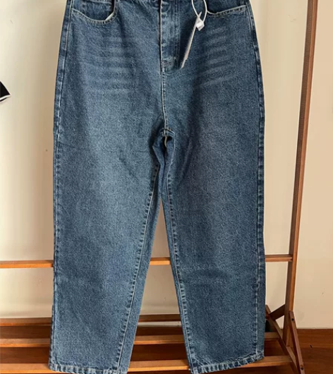 女士全新牛仔裤，L码，腰围在28左右，没穿...