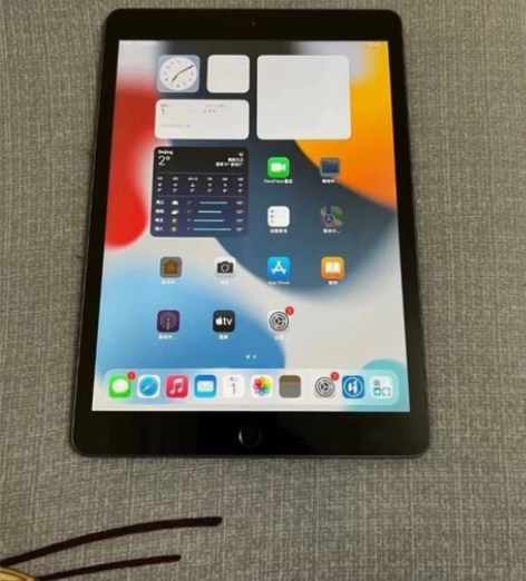 女大学生自用iPad2019七代 闲置出女...