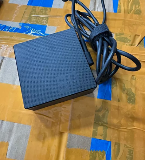 二手原装新款华硕19v4.74A90w方形...