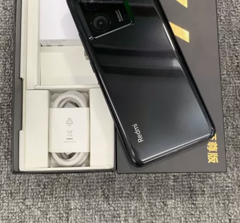 95新  红米K60E搜 采用6.67英寸...