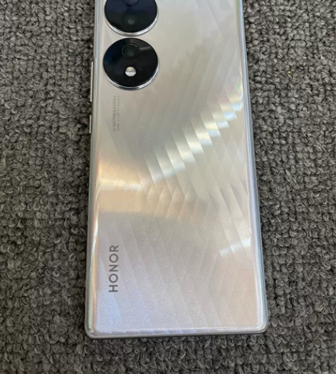 荣耀70全网通5g无任何问题，8g运行25...