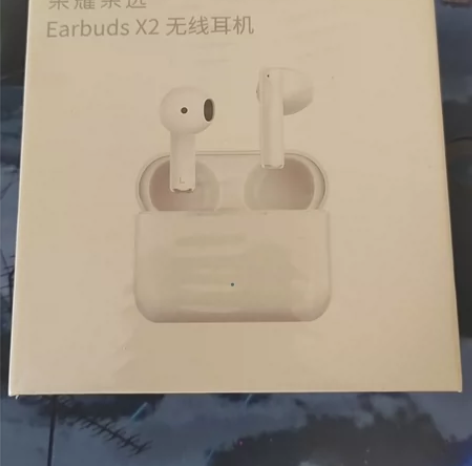 荣耀亲选 Earbuds X2 耳机一共两...