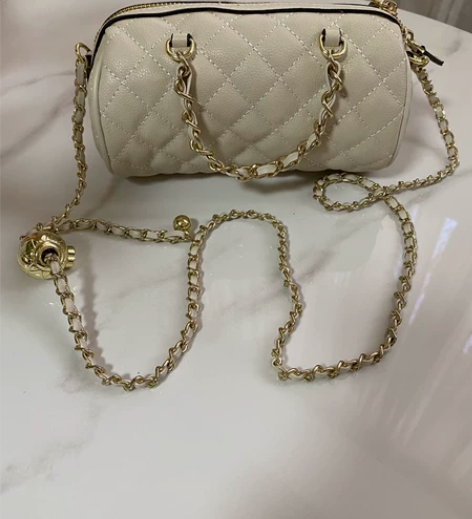 闲置小包，全新，肩带可调节。 感兴趣的话点...