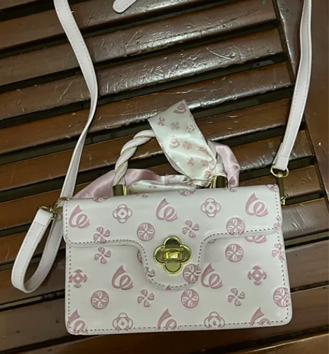 高级感洋气包包女春夏秋冬新款时尚斜挎包百搭...