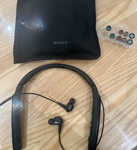 索尼wl-1000x，苏宁买的，换了耳机就...