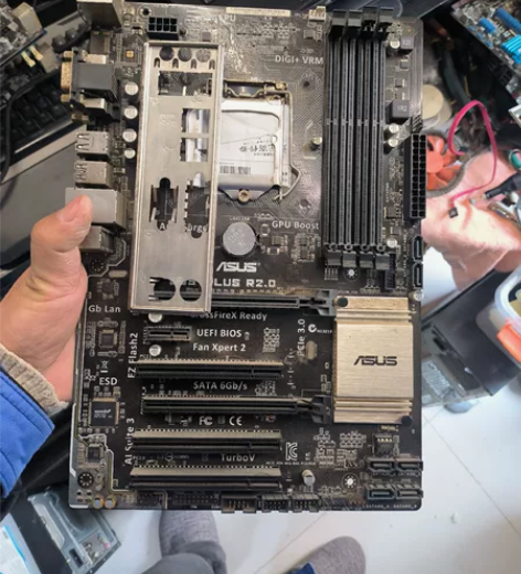 Asus/华硕 b85-plus r2.0...