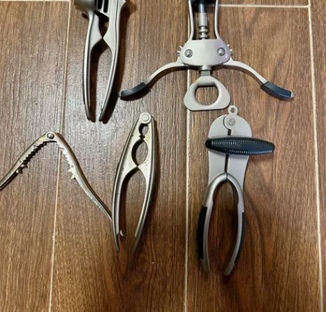 给钱就卖。开瓶器一套。除了红酒的其他的我也...