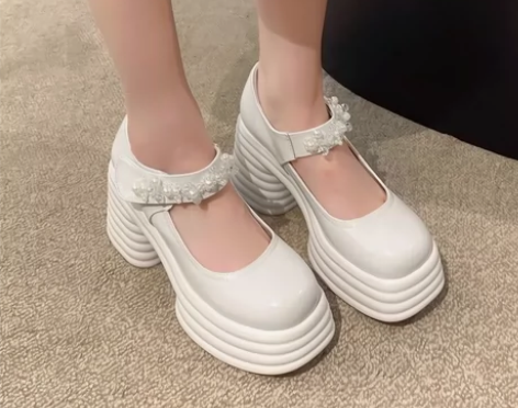 婚鞋厚底鞋，8厘米，36码 感兴趣的话点“...