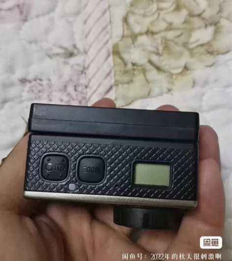 老款运动相机，便宜出了，带屏幕，屏幕可以和...