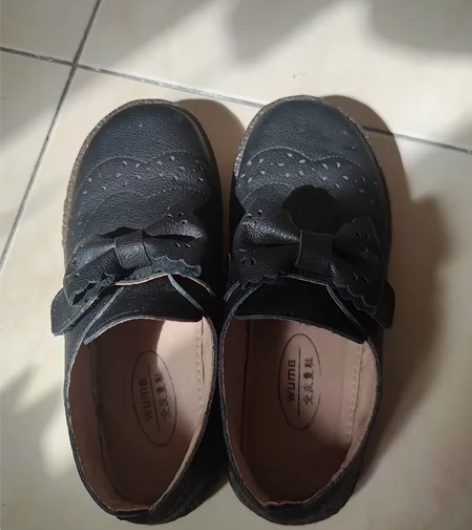 全皮女童牛津软底鞋，31码，9成新，喜欢就...