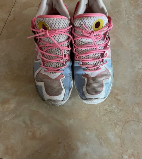 安踏狂潮4蓝球鞋44码，孩子脚穿不下了有轻...