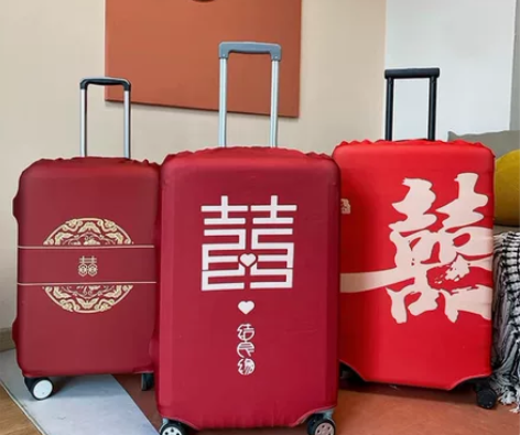 结婚用，省去买红色箱子了，24寸箱子通用，...