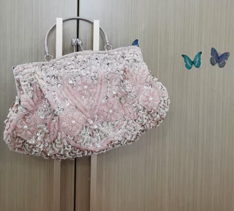 古董包新娘伴娘手拿包 感兴趣的话点“我想要...