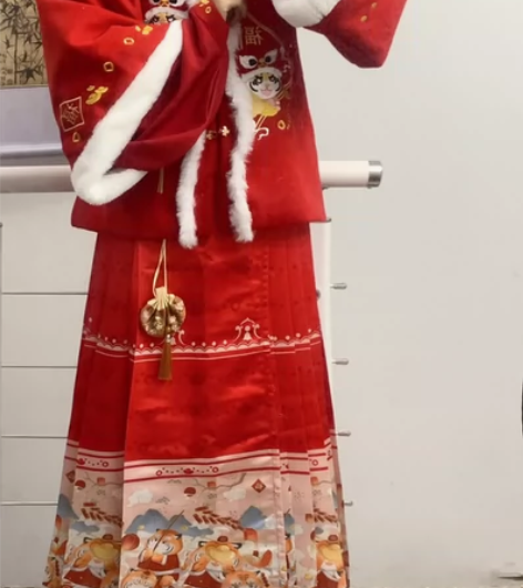 汉旭原创汉服 三件套 感兴趣的话点“我想要...