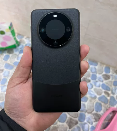 华为mate60 12+256 高价买的 ...