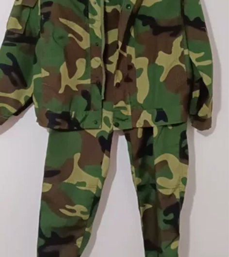 迷彩服，女儿军训穿了几天。售出不退不换，看...
