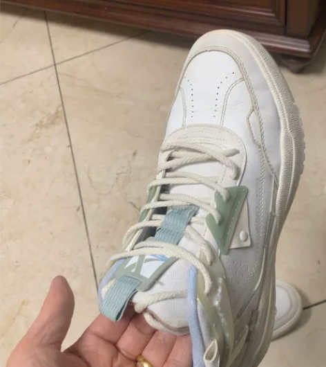 特步高帮板鞋，穿得不多，儿子穿起小了，便宜...