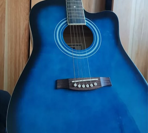 二手吉他给钱就卖不包邮 感兴趣的话点“我想...