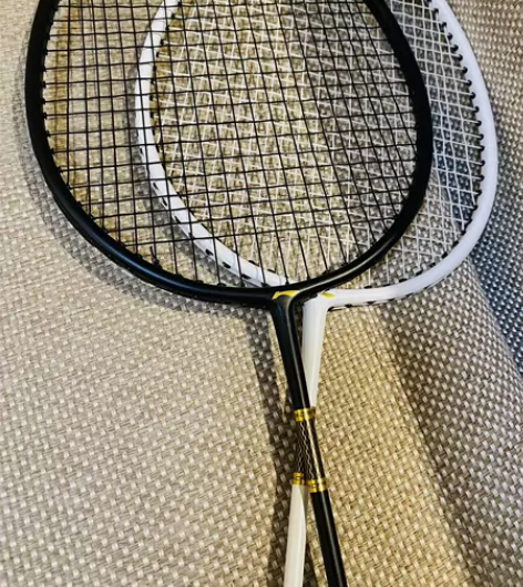 闲置出李宁羽毛球，想着过年买回家打的，真是...
