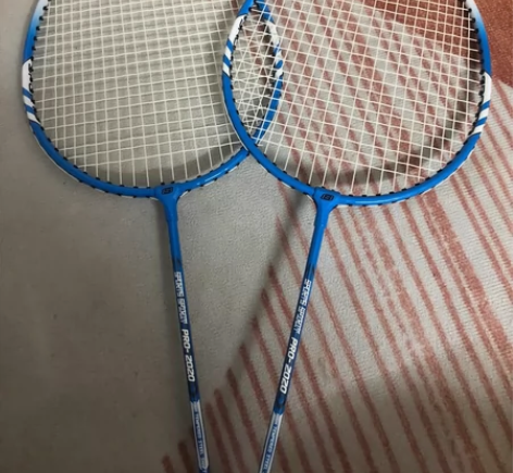 羽毛球拍一对 下沙宝龙自提?轻微使用痕迹S...